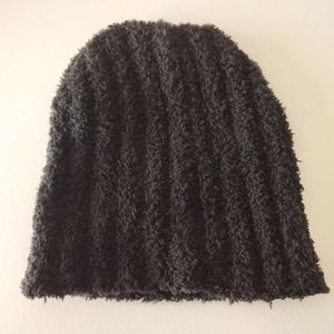 BLACK BEANIE